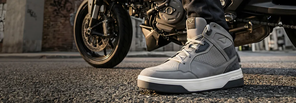 FOOTWEAR